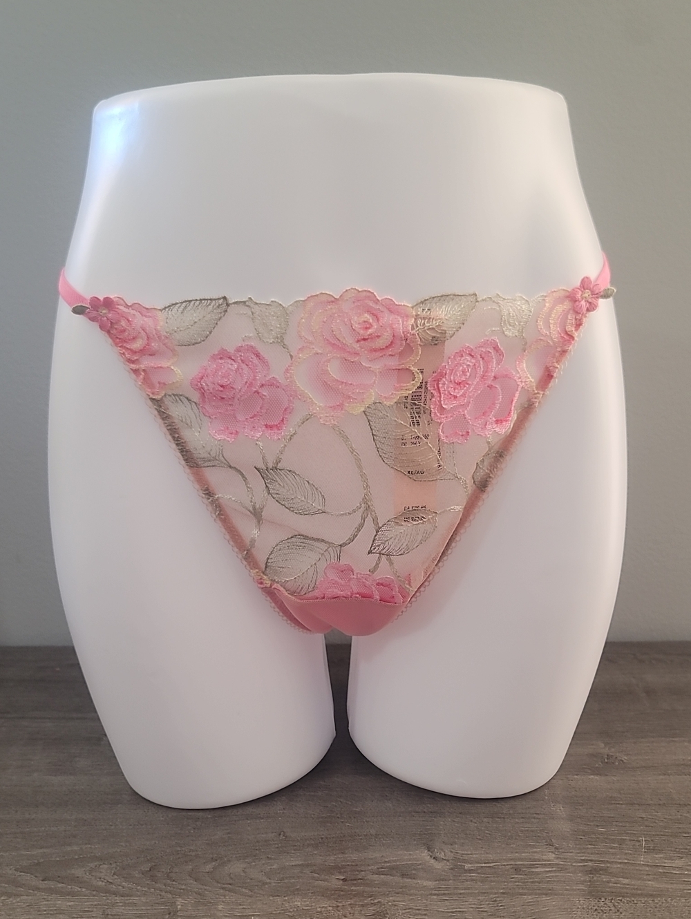 Victoria's Secret Dream Angels Sweet Melody Embroidery V-String Panty XL